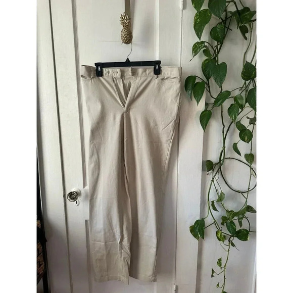 Dockers Khaki women’s size 14 pants - Picture 1 of 8
